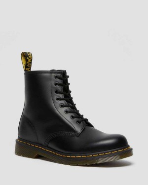 Black DR Martens 1460 Smooth Leather Lace Up Boots | 2308TMHWI