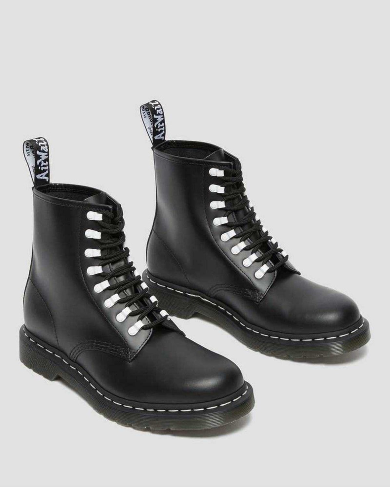 Black DR Martens 1460 Contrast Hardware Leather Lace Up Boots | 5410TYLSI