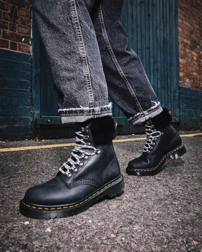 Black DR Martens 1460 Serena Collar Faux Fur Lined Lace Up Boots | 8503FYXKA