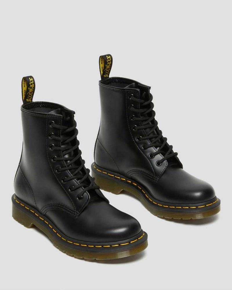 Black DR Martens 1460 Smooth Leather Lace Up Boots | 7683USJHY