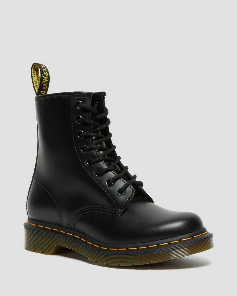 Black DR Martens 1460 Smooth Leather Lace Up Boots | 7683USJHY