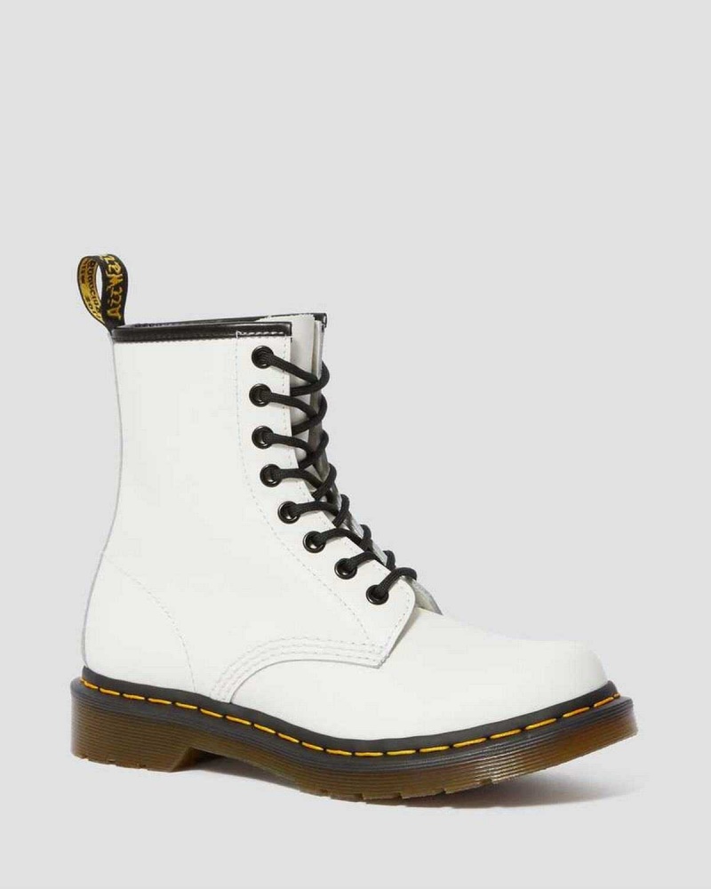 Black DR Martens 1460 Smooth Leather Lace Up Boots | 5140LAZCB