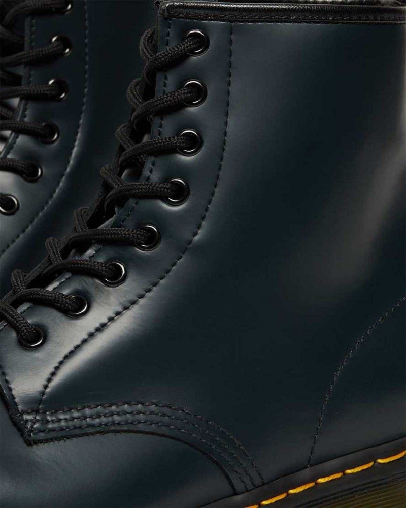 Black DR Martens 1460 Smooth Leather Lace Up Boots | 1860WEBMS