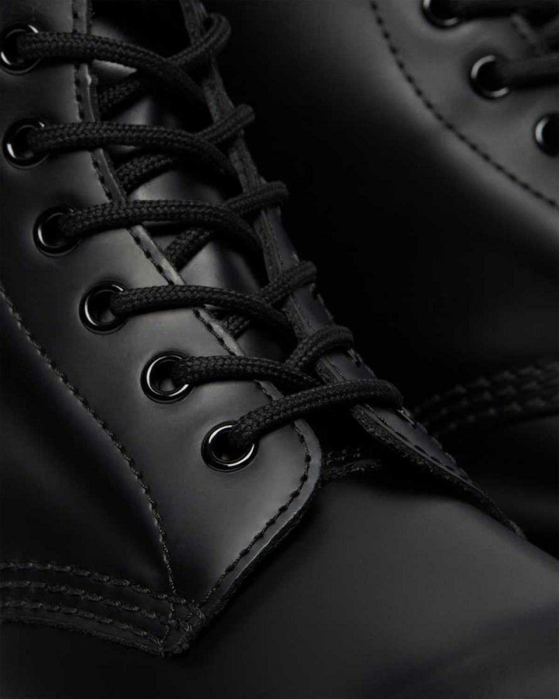 Black DR Martens 1460 Smooth Leather Lace Up Boots | 7493HRDGW