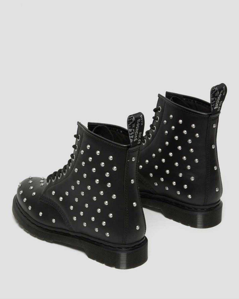 Black DR Martens 1460 Stud Wanama Leather Lace Up Boots | 3012XRKND