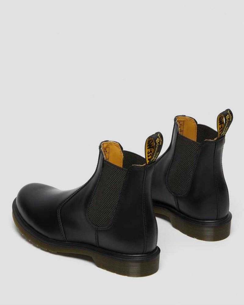 Black DR Martens 2976 Smooth Leather Chelsea Boots | 2954AZXEB