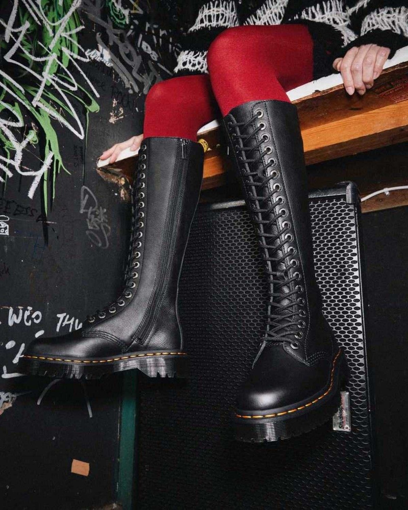 White DR Martens 1B60 Bex Pisa Leather Knee High Boots | 5712MNABO